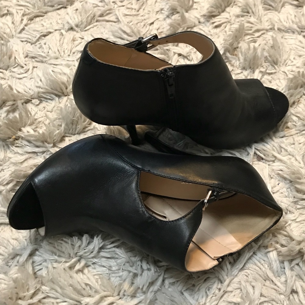 Black shoes.